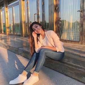 Meet your Posher, Analia